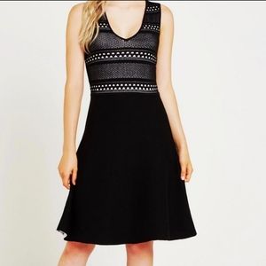 NEW Bcbgeneration | Black White Knit V-Neck Sweater Dress Fit & Flare Medium